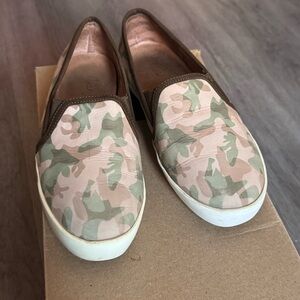 Joie Leather Camo Print Slip-On Sneakers – Size 38.5 (US 8,5)